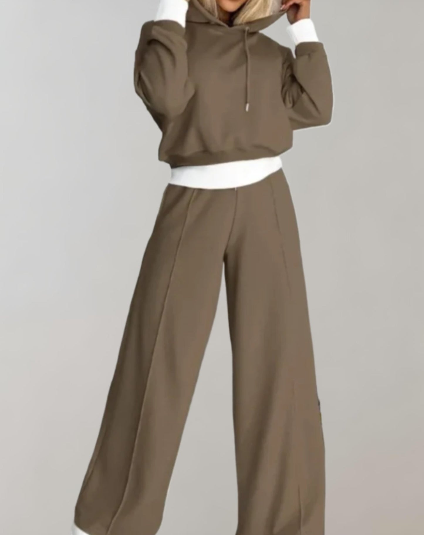 Loungewear femme – Ensemble confortable avec capuche et pantalon large