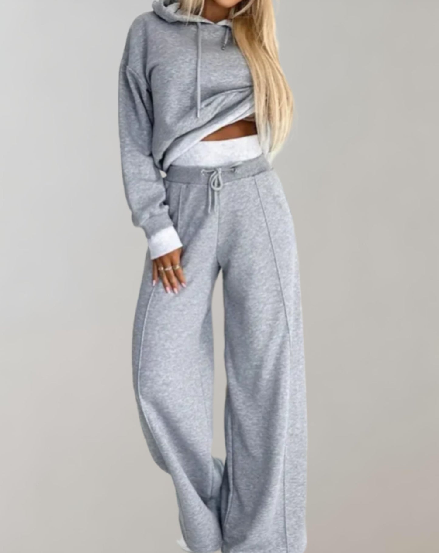 Loungewear femme – Ensemble confortable avec capuche et pantalon large